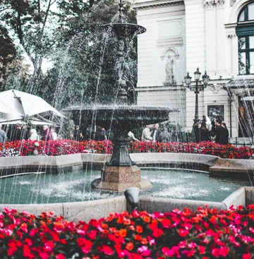 Na zdjęciu: fontanna przed Teatrem Polskim. 