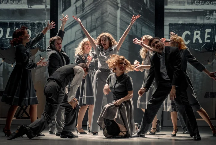 Spektakl "Viva  Maria!" - scena zbiorowa. 