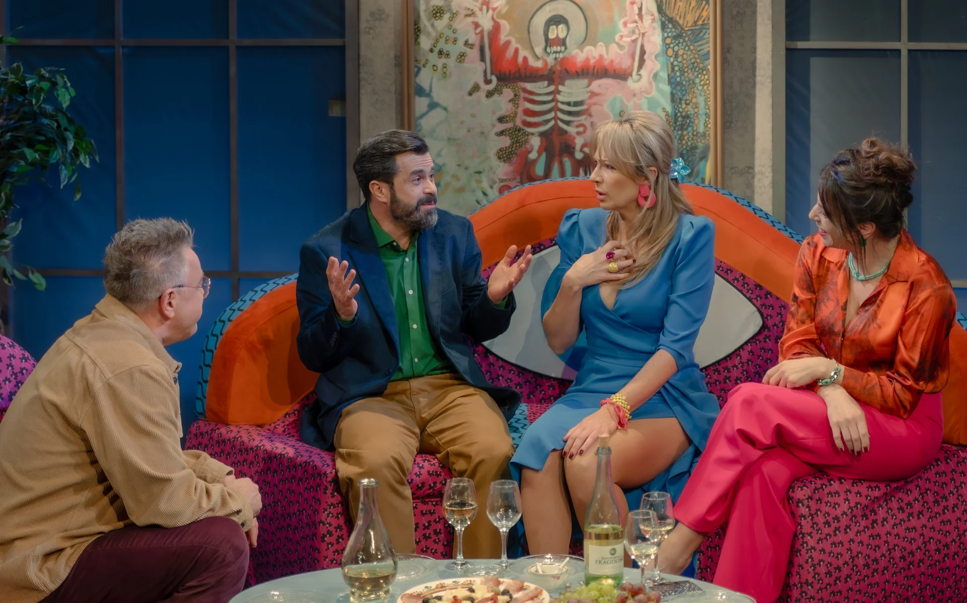 Scena zbiorowa spektaklu „Sąsiedzi z góry"